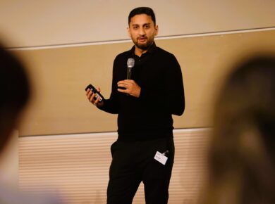 Agentic AI Governance BaFin AI Act erklärt: Wie Banken und Versicherungen KI regulatorisch sicher betreiben. Umair Zaffar -KI Experte - Speaker -Berater